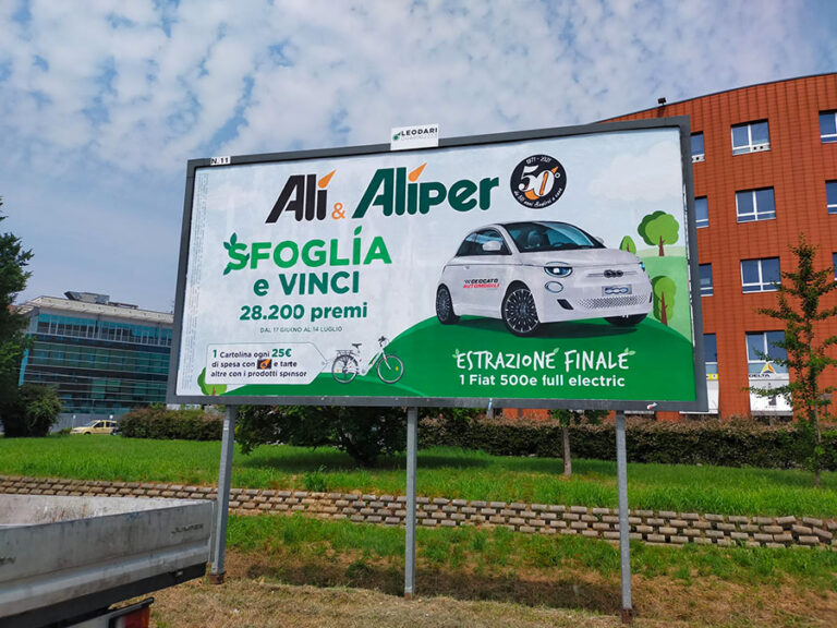 Affissione pubblicitaria 6x3 m in Strada Padana