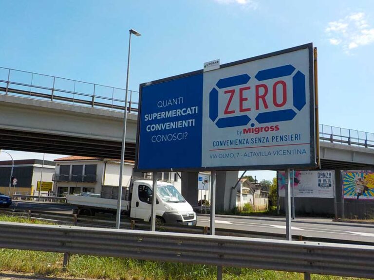 Affissione pubblicitaria 6x3 m in Strada Padana