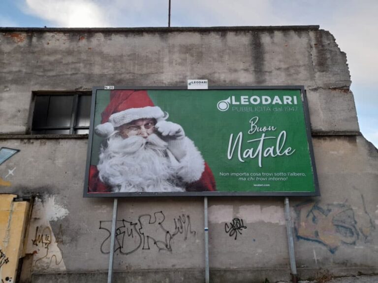 Affissione pubblicitaria 6x3 m in Via Cattaneo