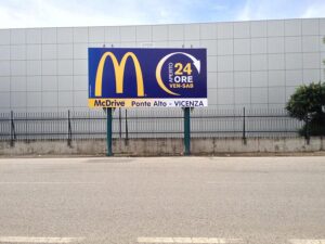 Affissioni-Poster-Mcdonalds-Leodari-Pubblicita-Vicenza