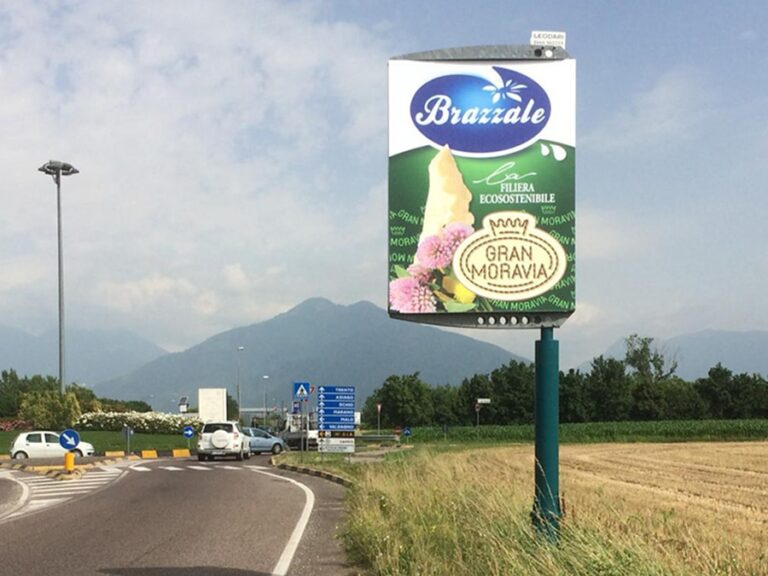 Cartello pubblicitario stradale Brazzale