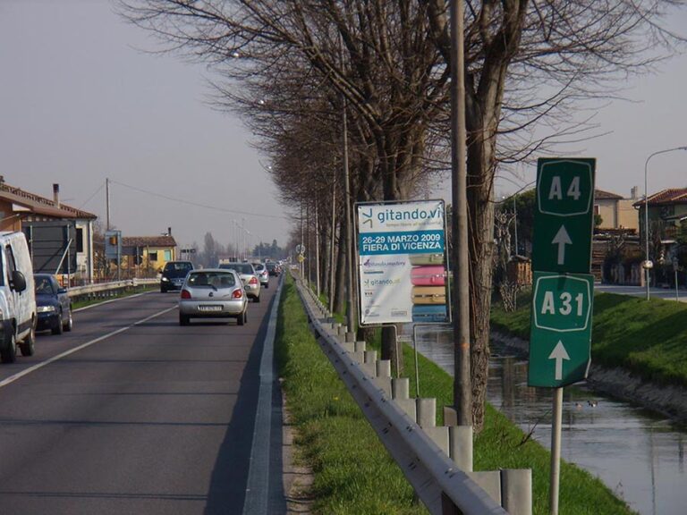 Pubblicit&agrave; itinerante con cavalletti: Gitando