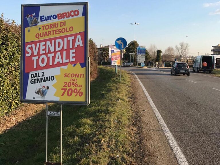 Pubblicit&agrave; itinerante con cavalletti: Eurobrico