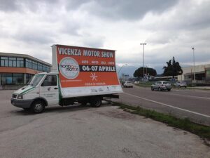 Pubblicita-Itinerante-Mondo-Motori-Leodari-Pubblicita-Vicenza