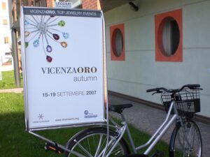 Pubblicita-Itinerante-Vicenza-Oro-Leodari-Pubblicita-Vicenza