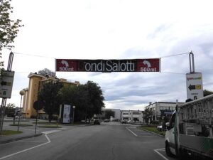 Striscioni-Stendardi-Dondi-Salotti-Leodari-Pubblicita-Vicenza