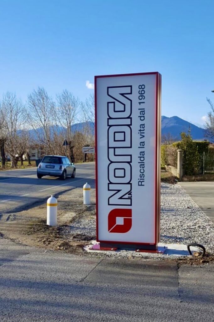 Totem 38 Totem-Nordica-Leodari-Pubblicita-Vicenza