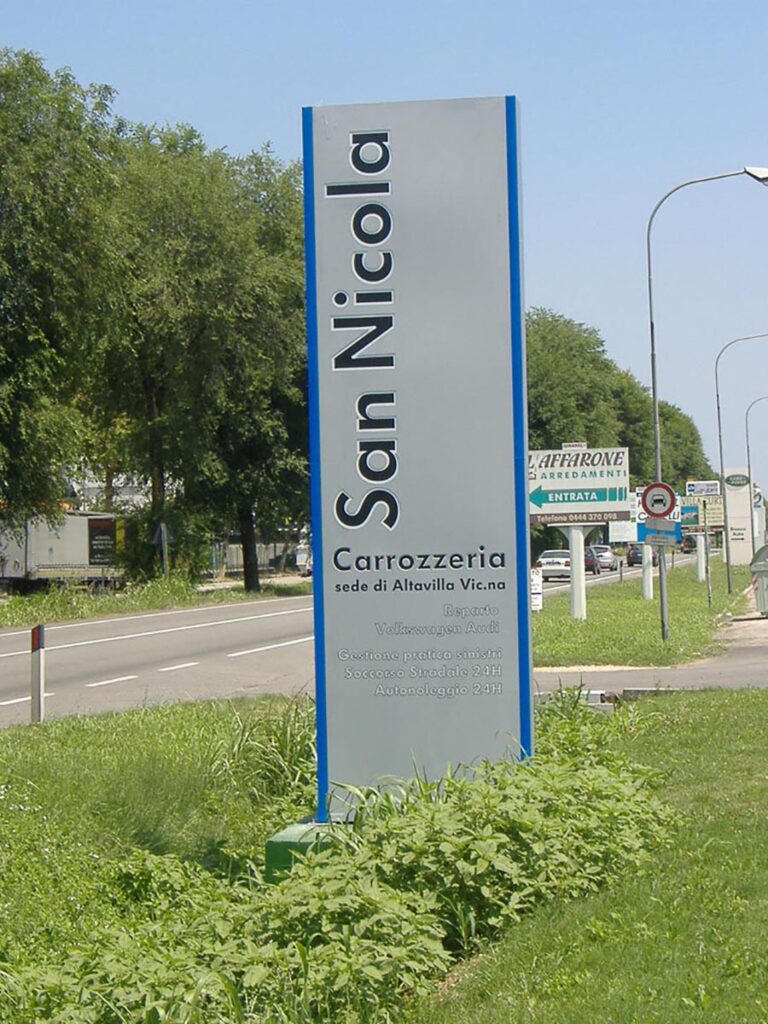 Totem 20 Totem-Carrozzeria-San-Nicola-Leodari-Pubblicita-Vicenza