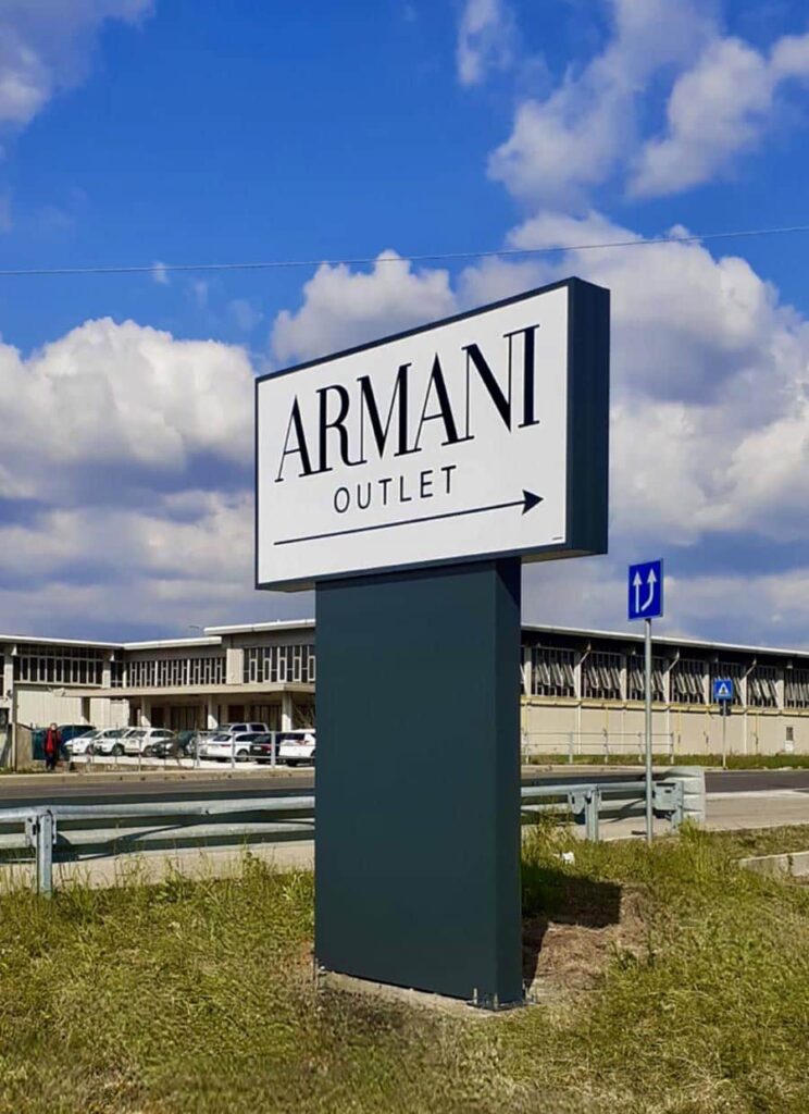 Totem 25 Totem-Armani-Leodari-Pubblicita-Vicenza