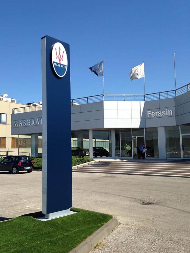 Totem 44 Totem-Maserati-Leodari-Pubblicita-Vicenza