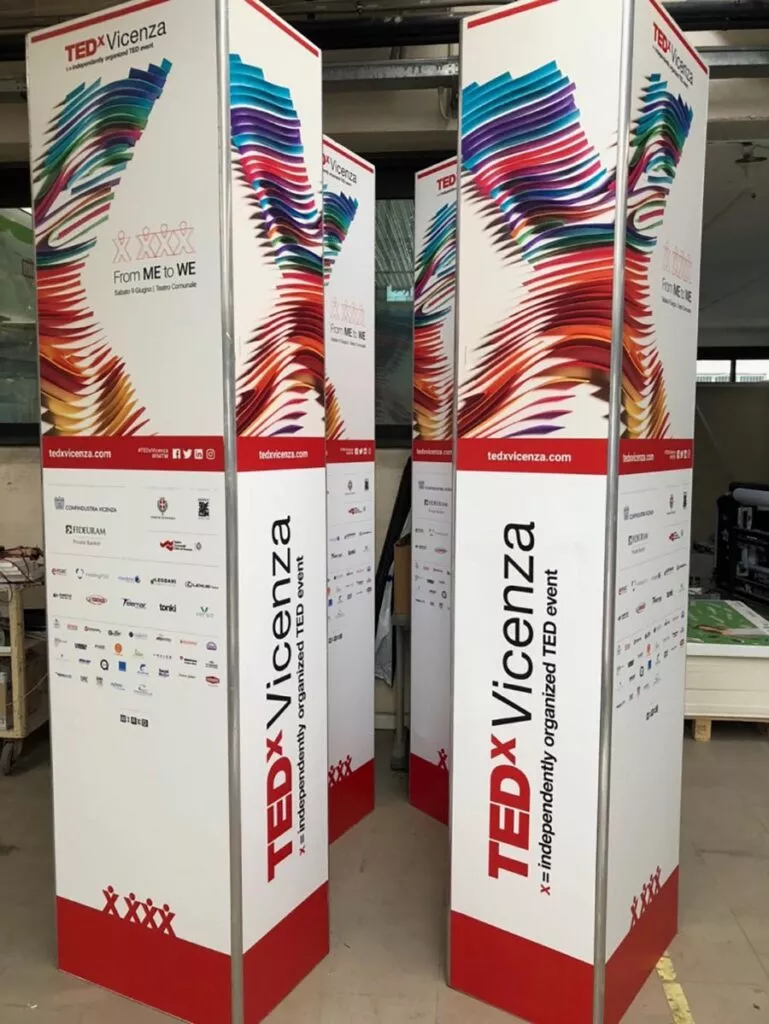 Totem-Tedx-Leodari-Pubblicita-Vicenza