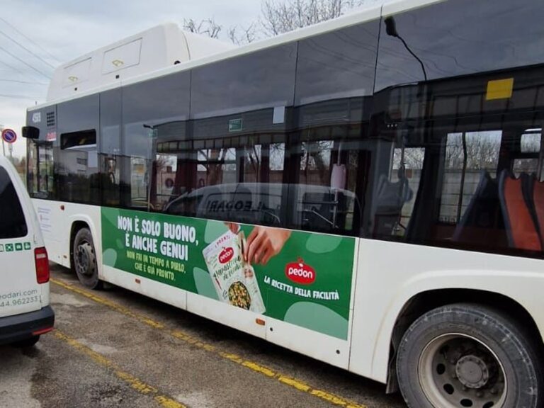 Pubblicit&agrave; dinamica sugli autobus: Pedon