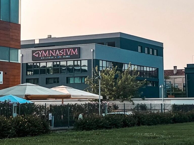 Display LED pubblicitario 10x2 m, Gymnasium Verona (VR)