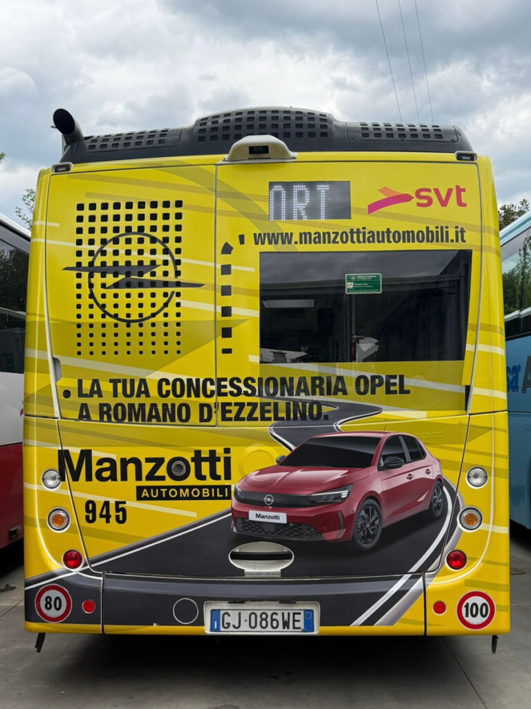 Pubblicit&agrave; dinamica sugli autobus: Manzotti, decorazione integrale