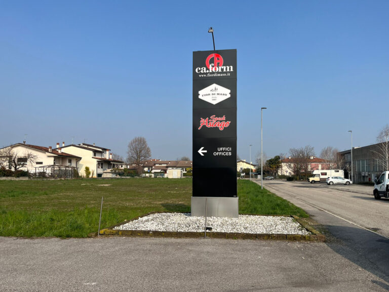 Totem pubblicitari a Vicenza: Ca.form, Thiene (VI)