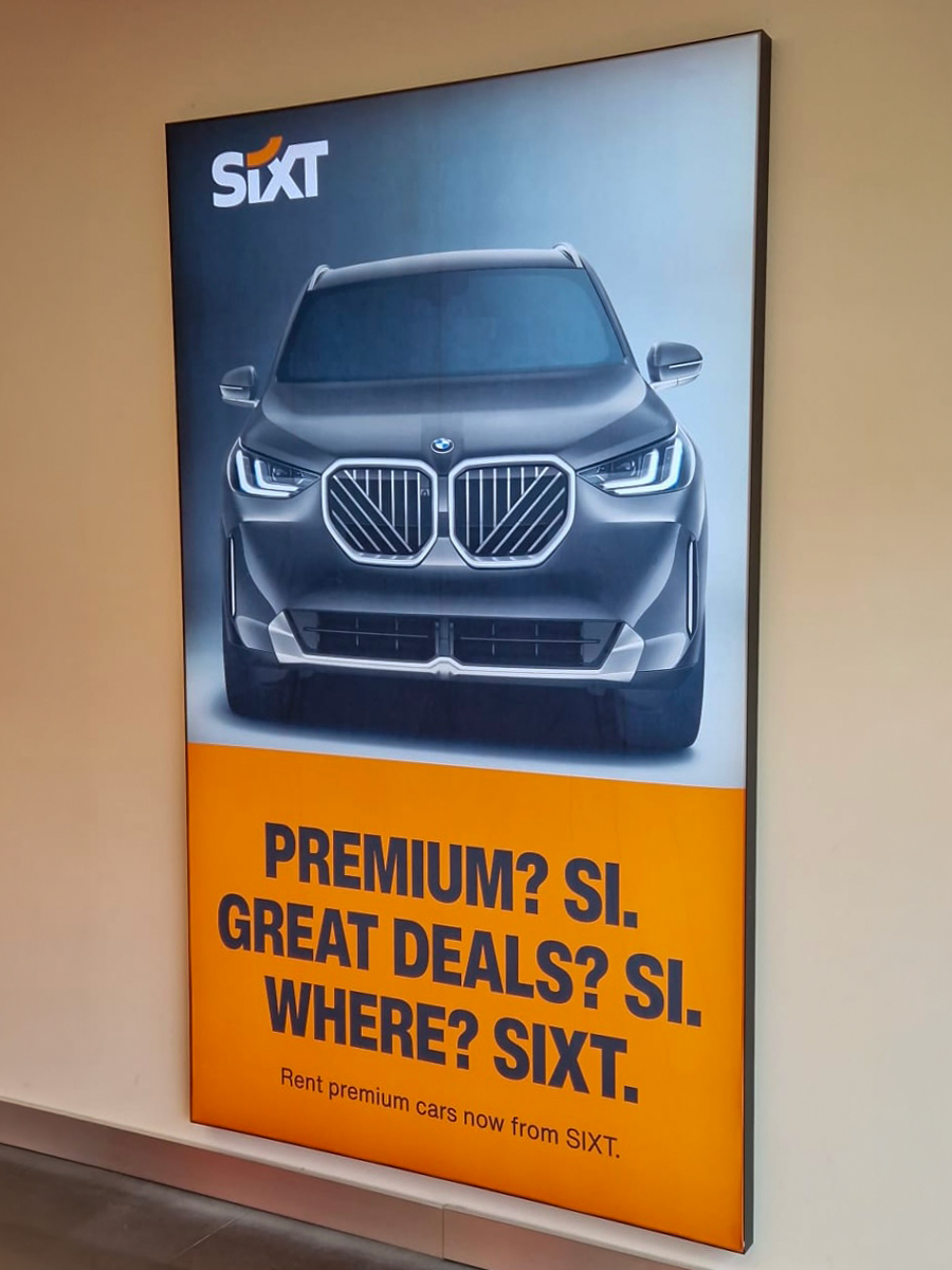 Allestimenti 3 Sixt City Life Milano - Light Box