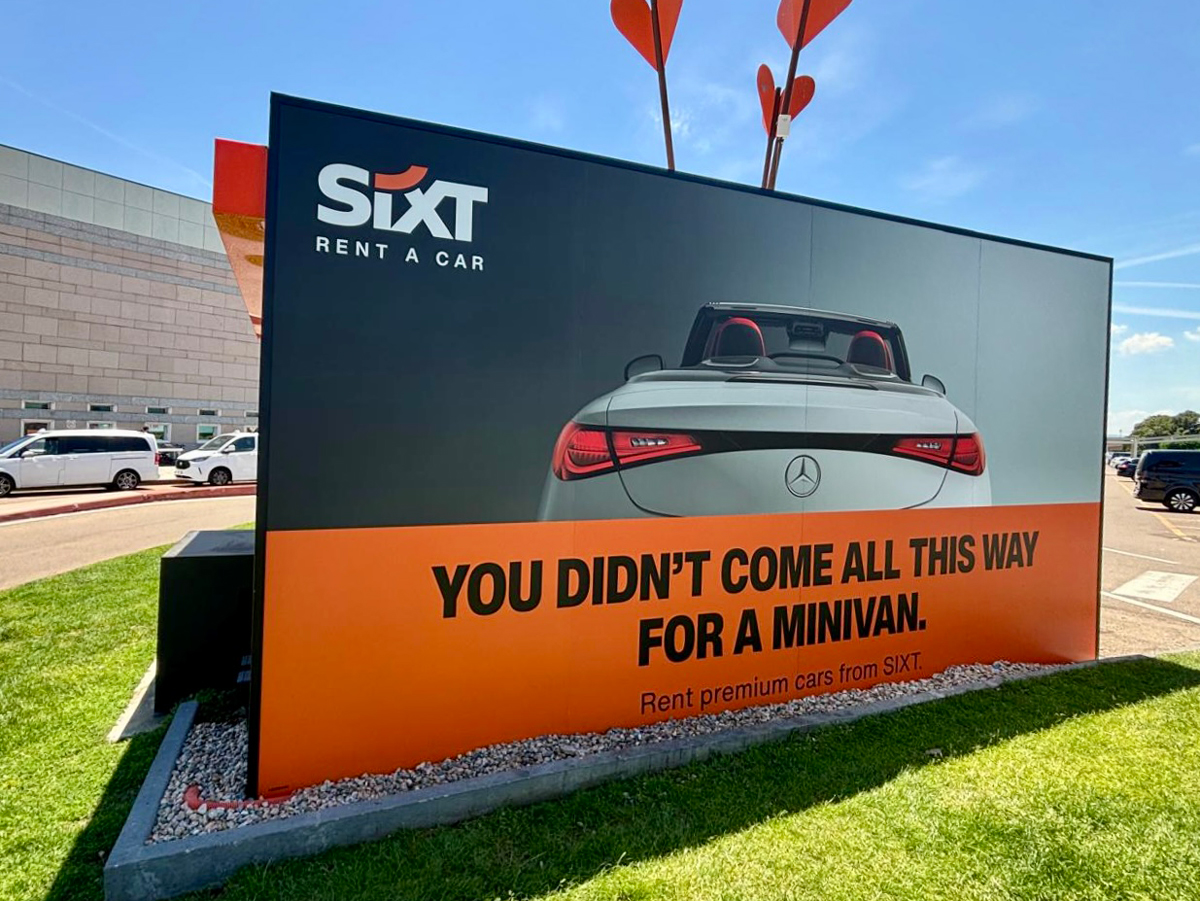 Insegne 1 Sixt Aeroporto Olbia - Pannello In Alluminio Stampato Con Telaio E Cornici Perimetrali In Dimensione 580X300 Cm